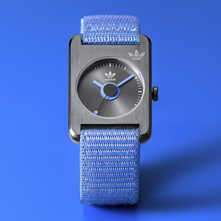 アディダス　レトロポップ