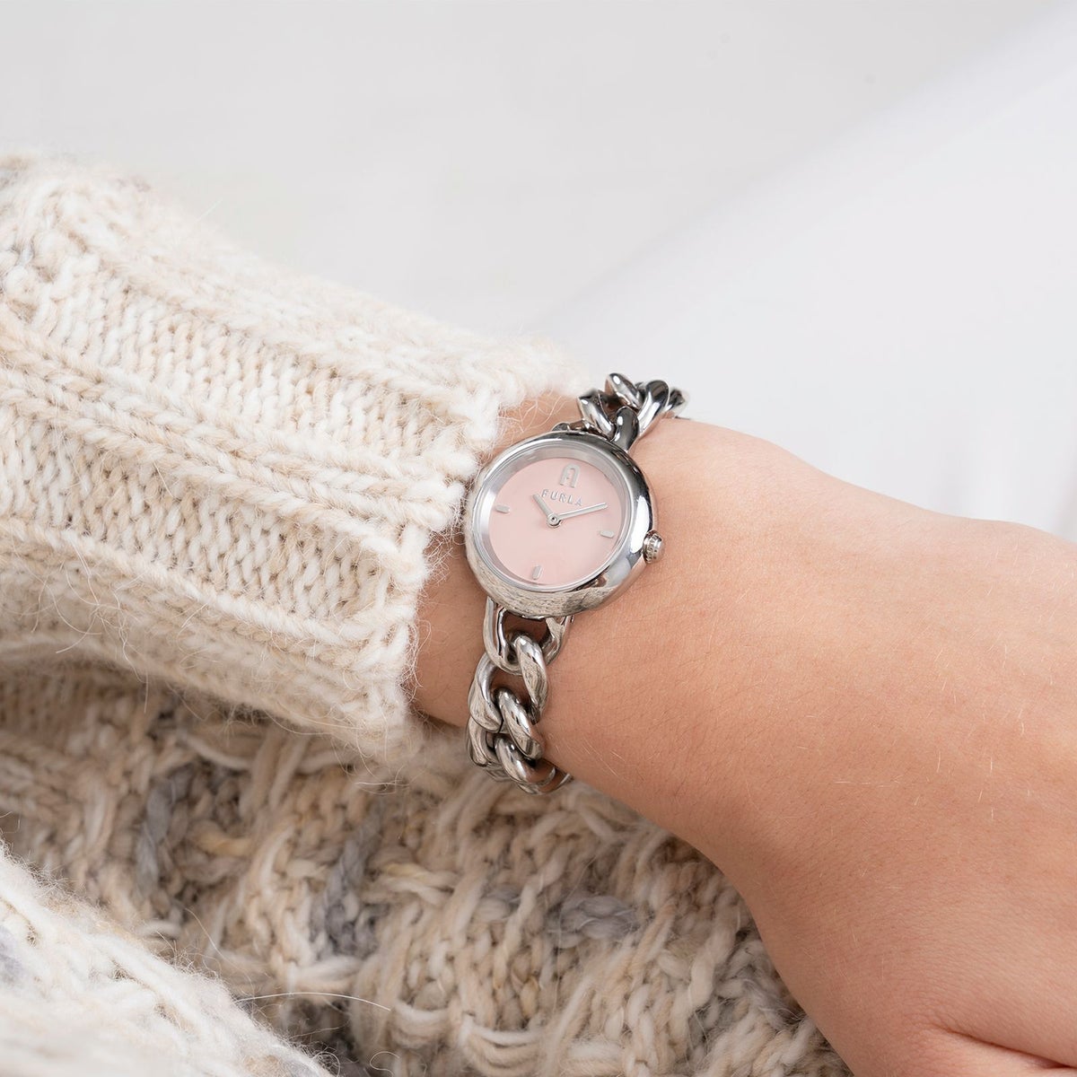 FURLA  FURLA CHAIN ROUND フルラ フルラチェーンラウンド  / WW00019007L1