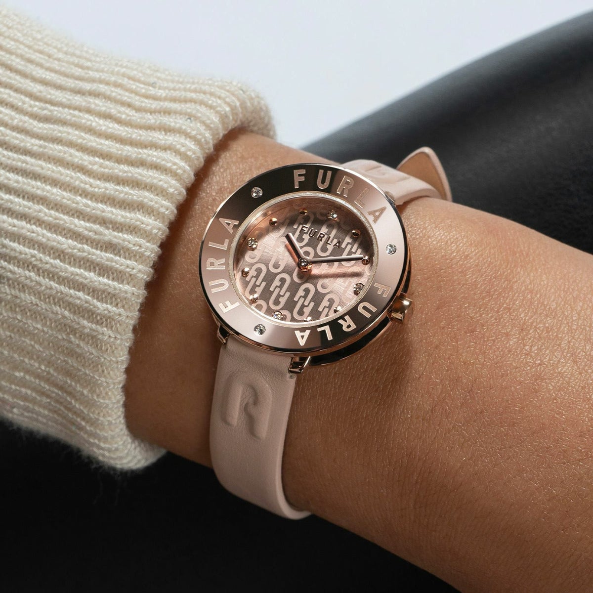 FURLA  FURLA ESSENTIAL フルラ フルラエッセンシャル  / WW00004016L3