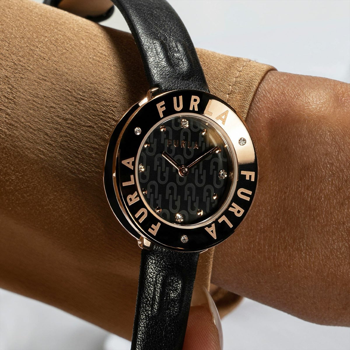 FURLA  FURLA ESSENTIAL フルラ フルラエッセンシャル  / WW00004014L3